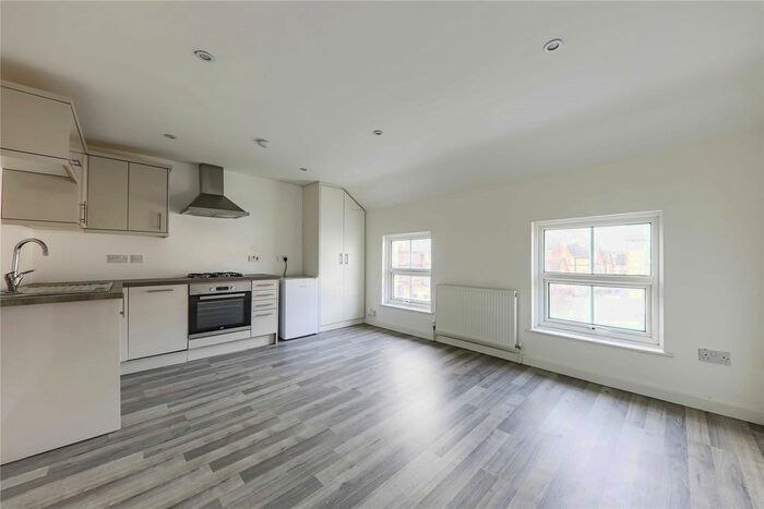 1 Bedroom Flat To Rent In George Street, Reading, Berkshire RG1