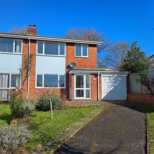 3 Bedroom Semi Detached House To Rent In Elan Close, Bewdley, DY12