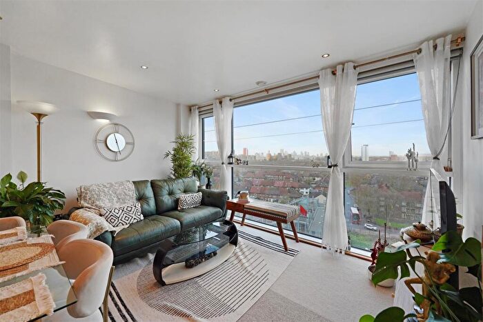 2 Bedroom Apartment To Rent In Oceanis Apartments, Royal Victoria Dock, E16