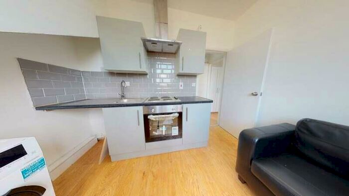 1 Bedroom Property To Rent In Hyde Park Road, Hyde Park, Leeds, LS6