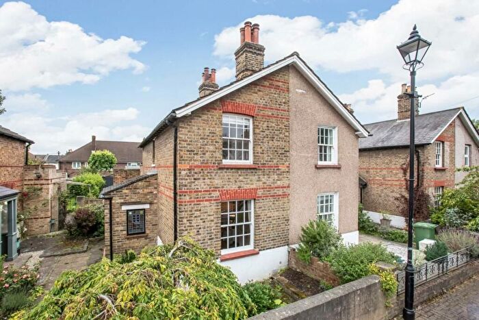 2 Bedroom Semi Detached House For Sale In Victor Road, Penge, London, SE20