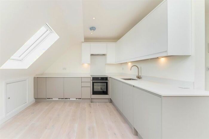 1 Bedroom Flat To Rent In Hamilton Road, Ealing, W5