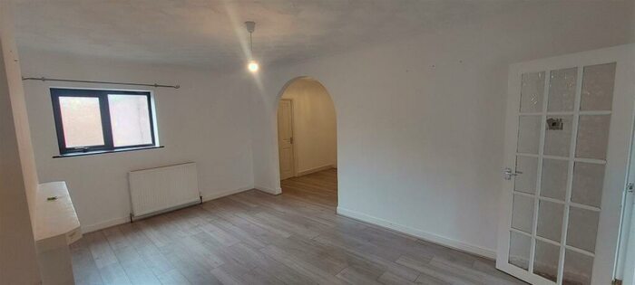 4 Bedroom Semi-Detached House To Rent In Thornleigh Dr, Orton Longueville, Peterborough, PE2
