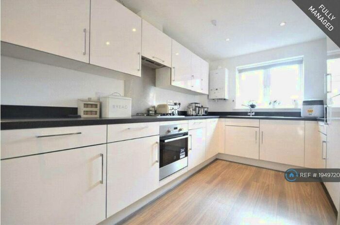 1 Bedroom Flat To Rent In Duffet Drive, Winnersh, Wokingham, RG41