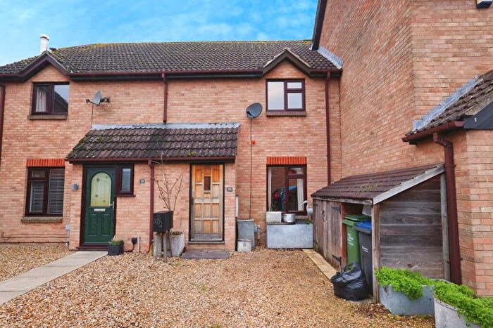 3 Bedroom Terraced House For Sale In Guthrie Close, Calne, SN11