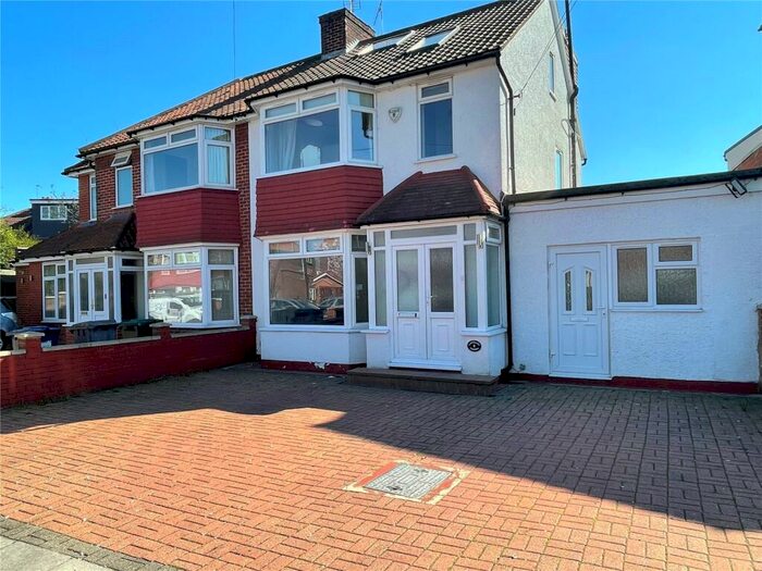 5 Bedroom Semi-Detached House To Rent In Cleveland Gardens, London, NW2