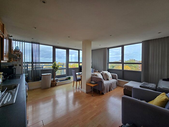 1 Bedroom Flat To Rent In New Park Road, Brixton, SW2