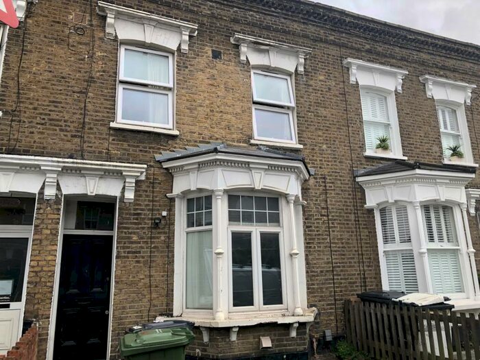 2 Bedroom Flat To Rent In Billington Road, New Cross, SE14