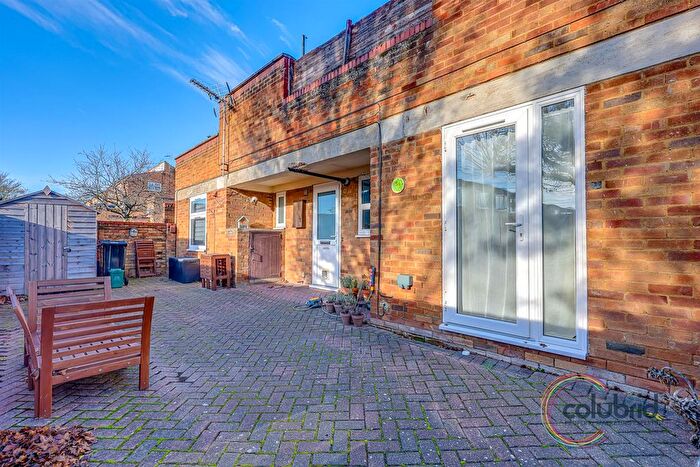 1 Bedroom Maisonette For Sale In Elm Green, Basildon, SS13