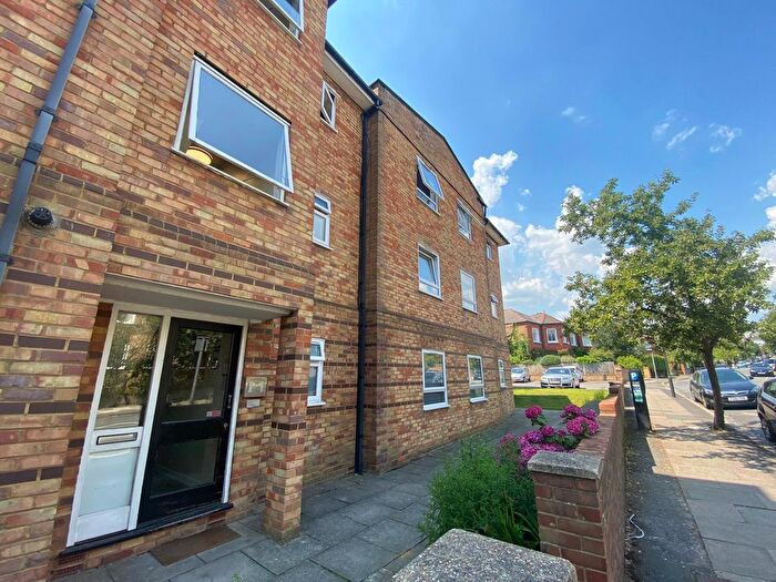 1 Bedroom Flat To Rent In Crescent Road, London, SW20