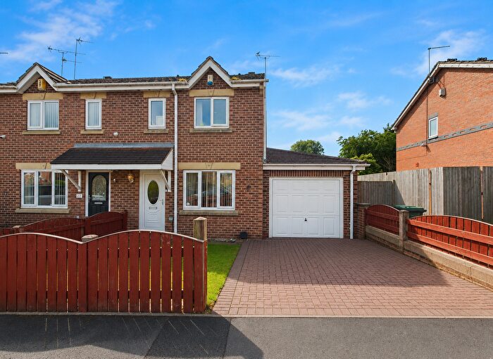 3 Bedroom Semi Detached House For Sale In Tennyson Way, Pontefract, WF8