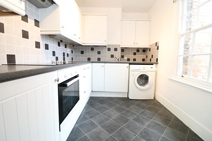 1 Bedroom Apartment To Rent In South Street, Dorking, RH4