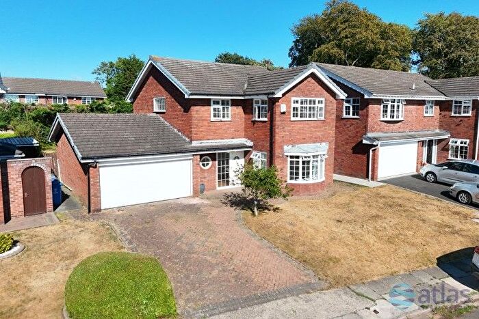 4 Bedroom Detached House For Sale In Stanlowe View, Grassendale, L19