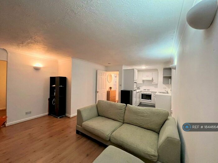 1 Bedroom Flat To Rent In George Leybourne House, London, E1