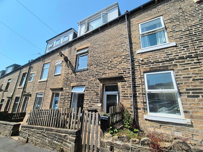 3 Bedroom Terraced House To Rent In Oxford Street, Sowerby Bridge, HX6