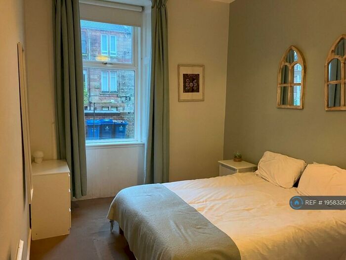 3 Bedroom Flat To Rent In Lawrence Street, Glasgow, G11