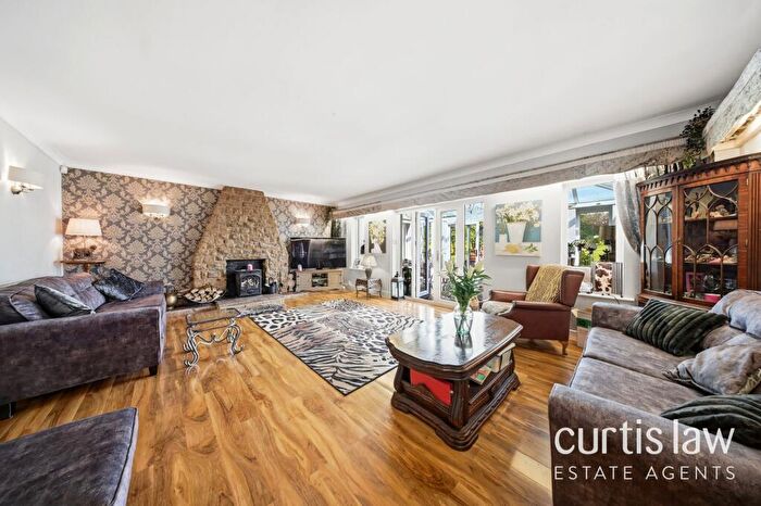 4 Bedroom Detached Bungalow For Sale In Nabs Head Lane, Samlesbury, PR5