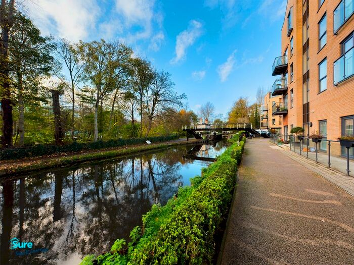 2 Bedroom Flat To Rent In Richardson House, The Embankment, Hemel Hempstead, HP3