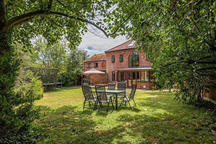 4 Bedroom Barn Conversion For Sale In Coltishall, NR12