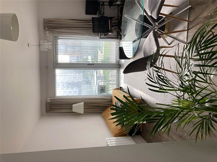 1 Bedroom Flat To Rent In Pearl Lane, Gillingham, Kent, ME7