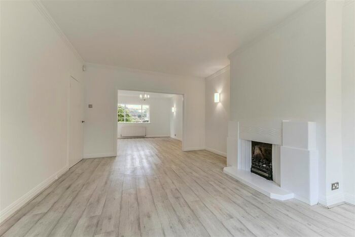 4 Bedroom Terraced House To Rent In Kingsley Close, Hampstead Garden Suburb, N2