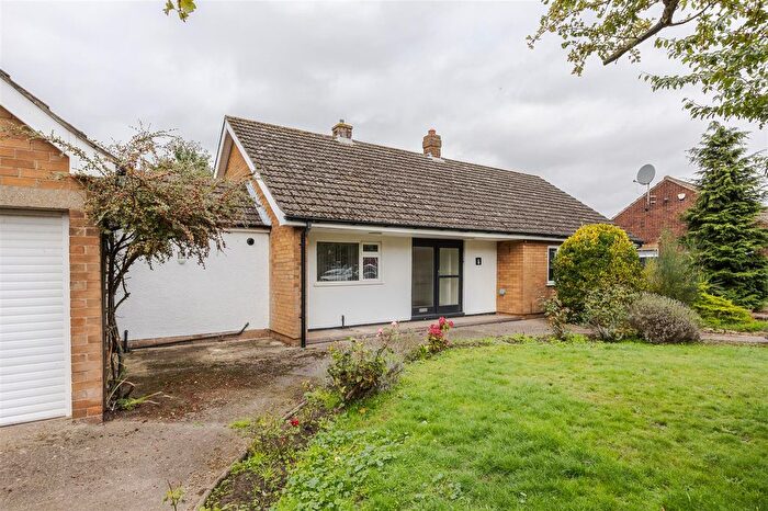 3 Bedroom Semi Detached Bungalow To Rent In Croft Lane, Bottesford, DN17