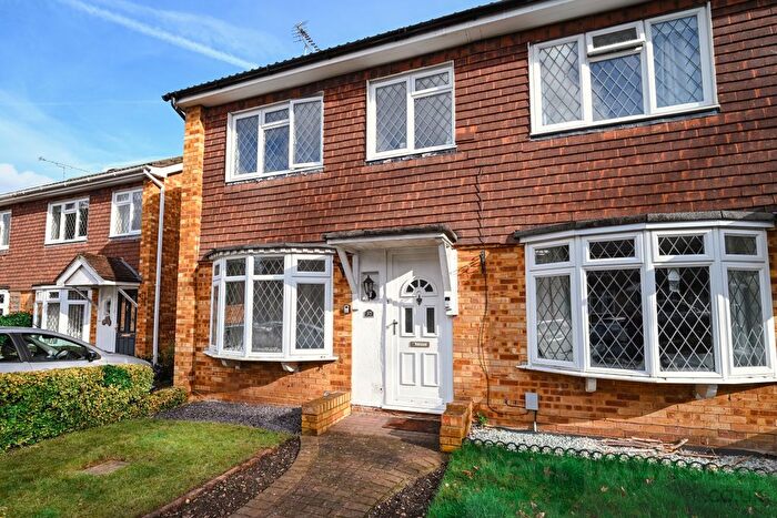 3 Bedroom End Of Terrace House To Rent In Quebec Gardens, Blackwater, Camberley, GU17