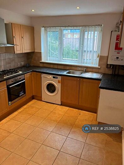 3 Bedroom Flat To Rent In St. John's Road, London, E16