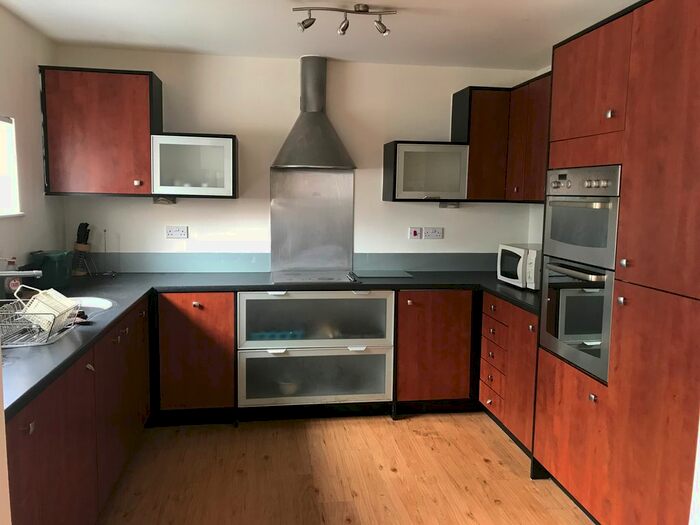 2 Bedroom Flat To Rent In St. Catherines Court, Swansea, SA1