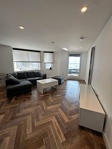 2 Bedroom Flat To Rent In Eagle Point, City Road, London, EC1V