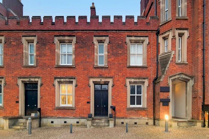 2 Bedroom Terraced House To Rent In Langhorne Street, Woolwich, London SE18