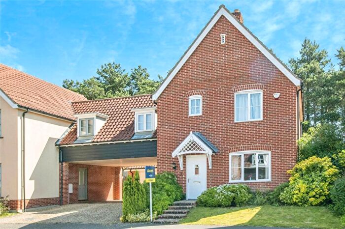 3 Bedroom Link Detached House For Sale In Christophers Close, Northrepps, Cromer, Norfolk, NR27