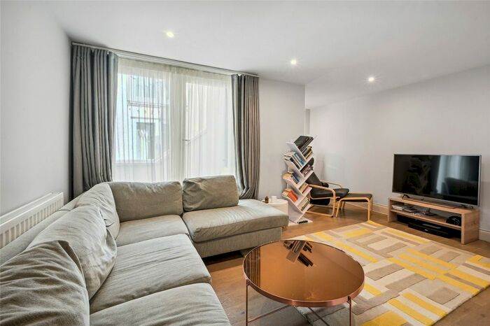 2 Bedroom Terraced House To Rent In Connaught Place, London, W2