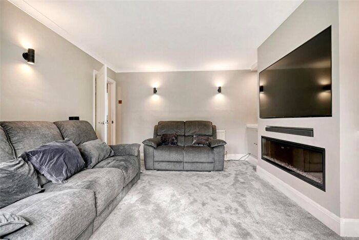 2 Bedroom Apartment For Sale In Silchester Corner, Thorpe Bay Borders, Essex, SS3