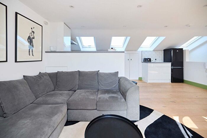 2 Bedroom Flat To Rent In Peckham, SE15