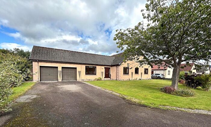 4 Bedroom Bungalow For Sale In Enrick Crescent, Kilmore, Drumnadrochit., IV63