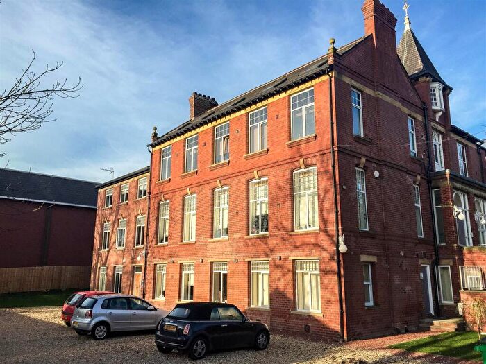 2 Bedroom Apartment To Rent In Ash Grove, Leeds, LS6