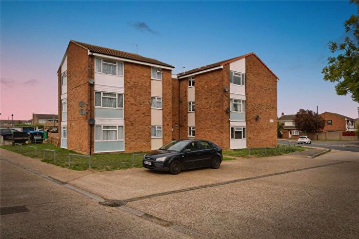 2 Bedroom Flat For Sale In Coronation Avenue, East Tilbury, Tilbury, Essex, RM18
