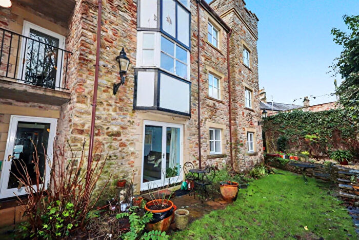 2 Bedroom Retirement Property For Sale In Carlton Court, Wells, BA5
