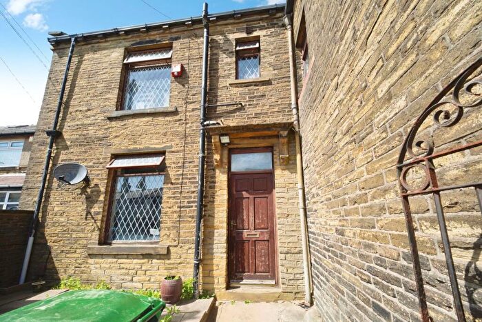2 Bedroom Terraced House For Sale In Highgate Road, Queensbury, Bradford, BD13