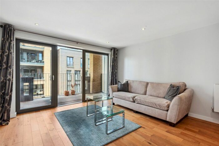 2 Bedroom Flat To Rent In Eythorne Road, London, SW9