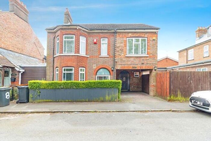 5 Bedroom Detached House To Rent In Queen Street, LU5