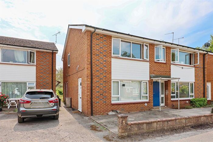 1 Bedroom Maisonette For Sale In The Island, West Drayton, UB7