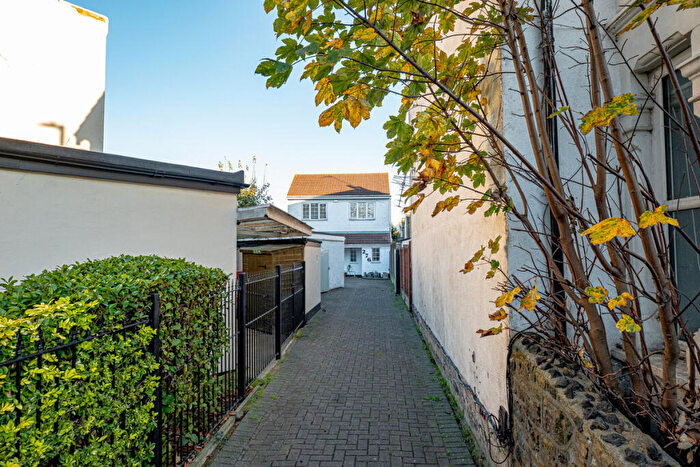 2 Bedroom Detached House For Sale In Hamlet Court Road, Westcliff-on-sea, SS0