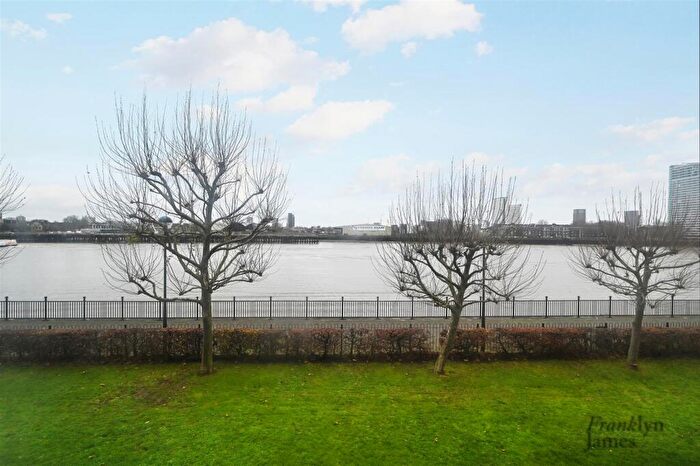 2 Bedroom Apartment To Rent In Ferguson Close, London, E14