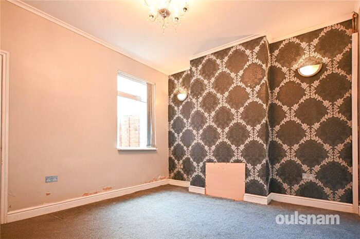 3 Bedroom Terraced House For Sale In Beakes Road, Smethwick, West Midlands, B67