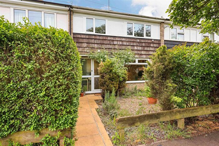 3 Bedroom Terraced House For Sale In Apthorpe Way, Cambridge, CB4