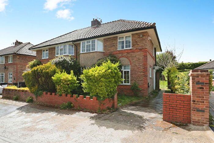 3 Bedroom Semi-Detached House To Rent In Old Hardenwaye, High Wycombe, HP13
