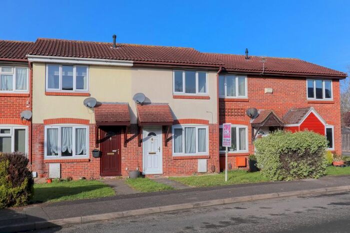 2 Bedroom Terraced House To Rent In Dingle Way, Locks Heath, Southampton, SO31