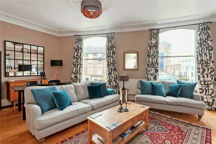 2 Bedroom Apartment To Rent In Cobble Mews, Highbury, N5